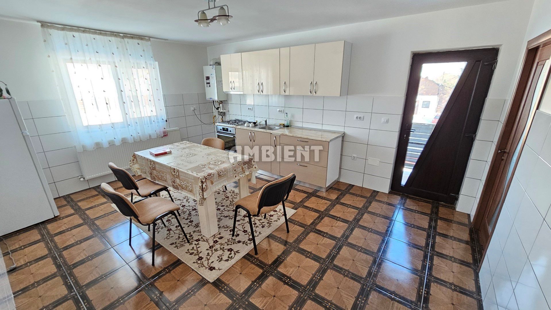 DE ÎNCHIRIAT - apartament cu 2 camere, la VILĂ, zona CASTANILOR; - Poză 5