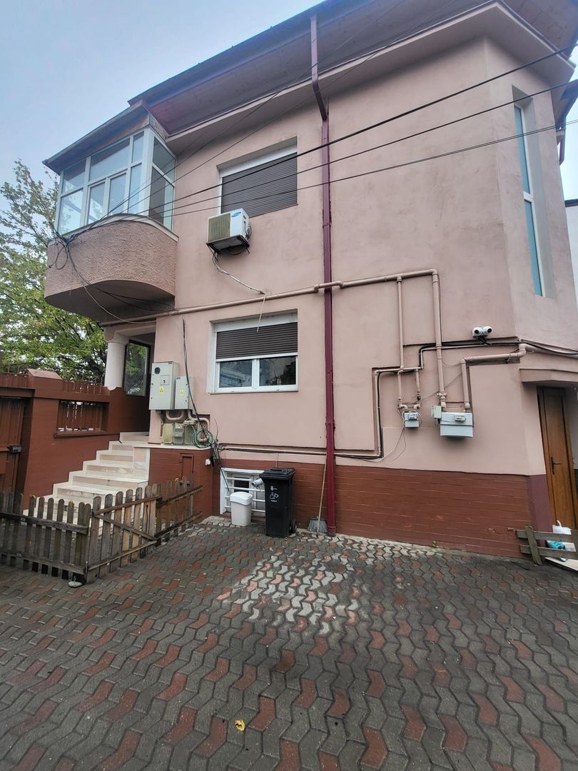 Casa care functioneza ca si gradinita in moment, zona centrala, Matei Voievod - Poză 5