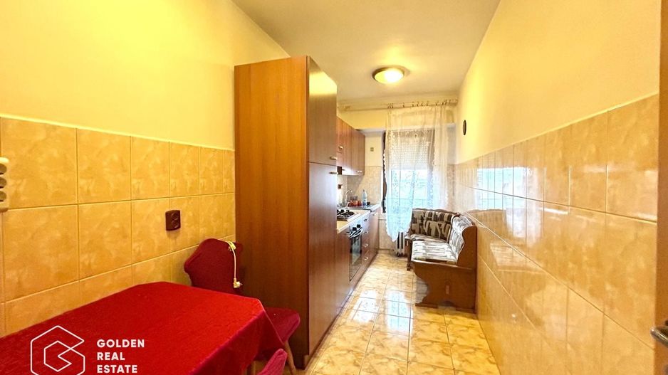 Apartament 3 camere tip Samanta, decomandat, zona Polivalenta - Poză 4