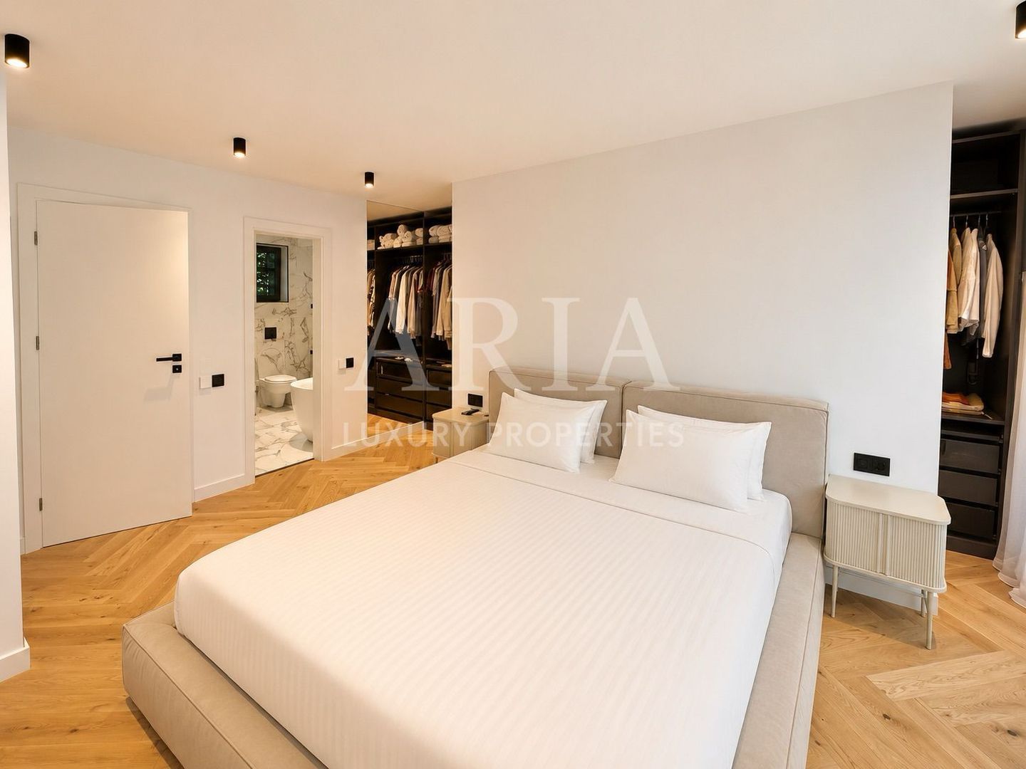 ELEGANT TOWNHOUSE | PRIVATE GARDEN | PANORAMIC TERRACES | - Poză 17
