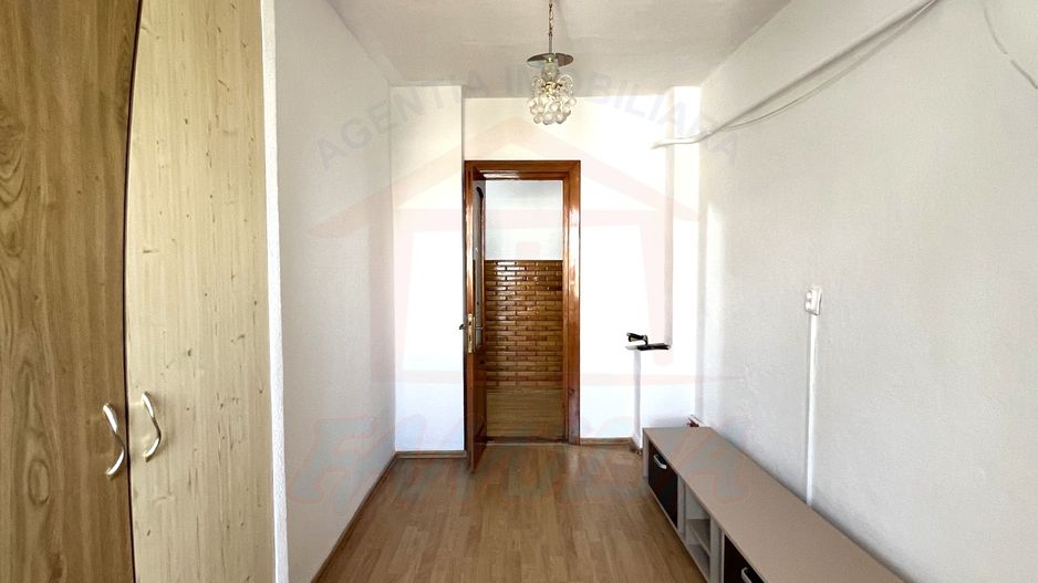 Apartament luminos cu 3 camere decomandate, 67 mp, Micro 13 – 62.900 € - Poză 4