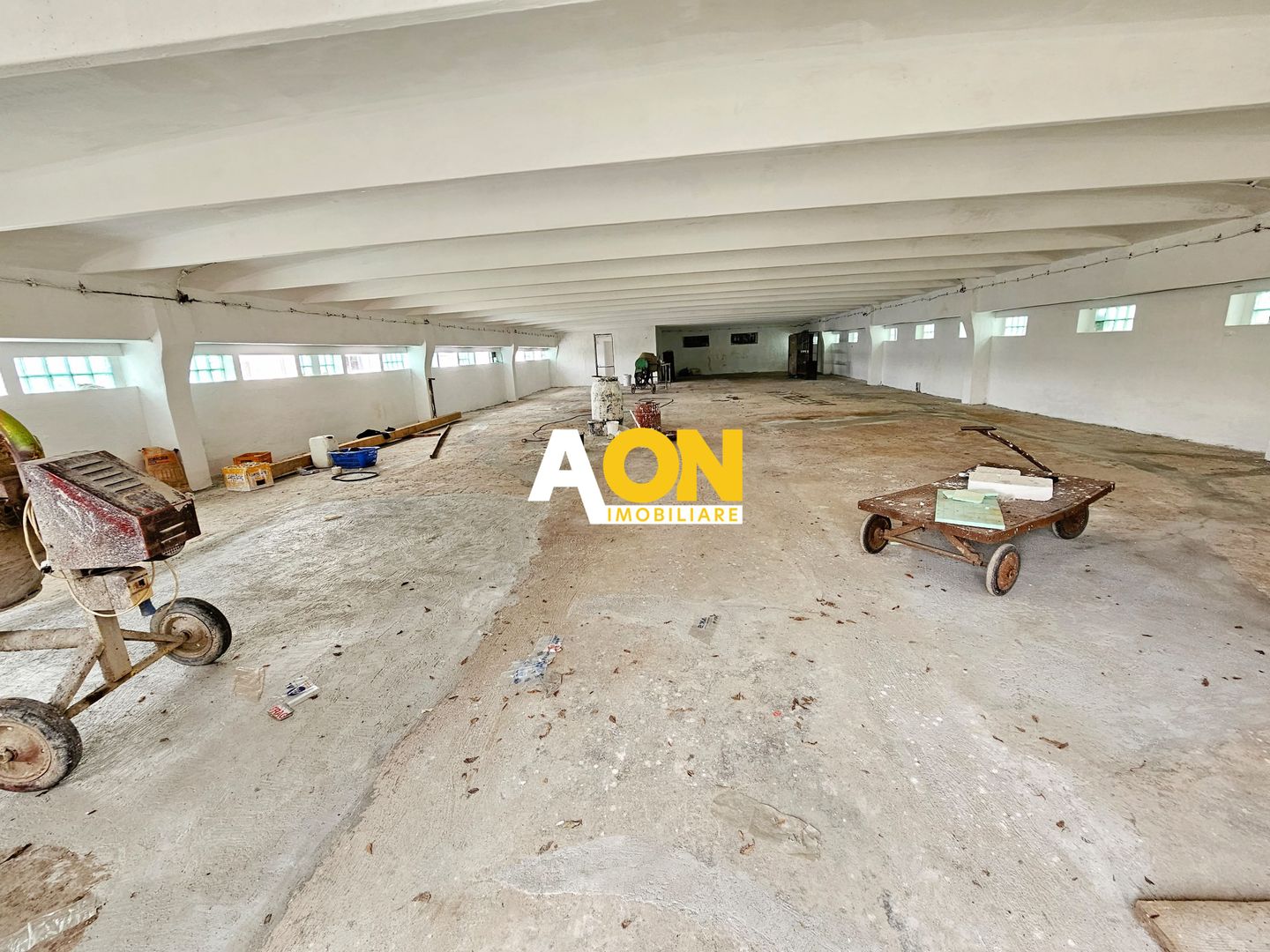 Spatiu industrial pentru depozitare, 370 mp, la asfalt, zona centrala - Poză 1