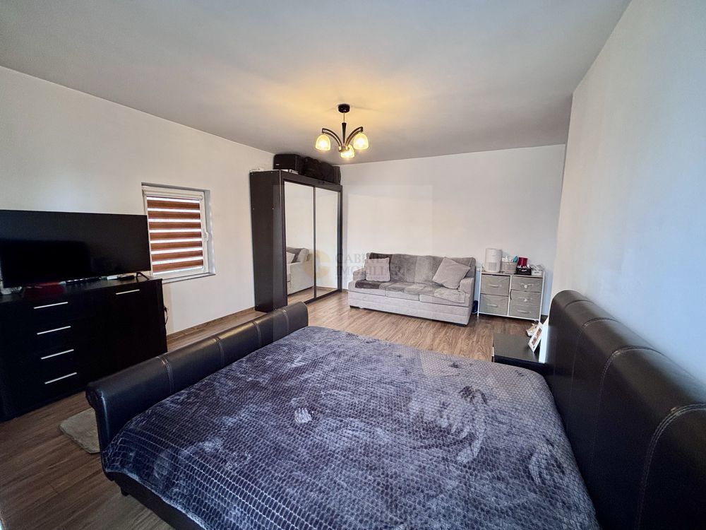 Garsonieră renovată cu vedere spre râu | Splaiul Unirii | mobilată nou - Poză 1