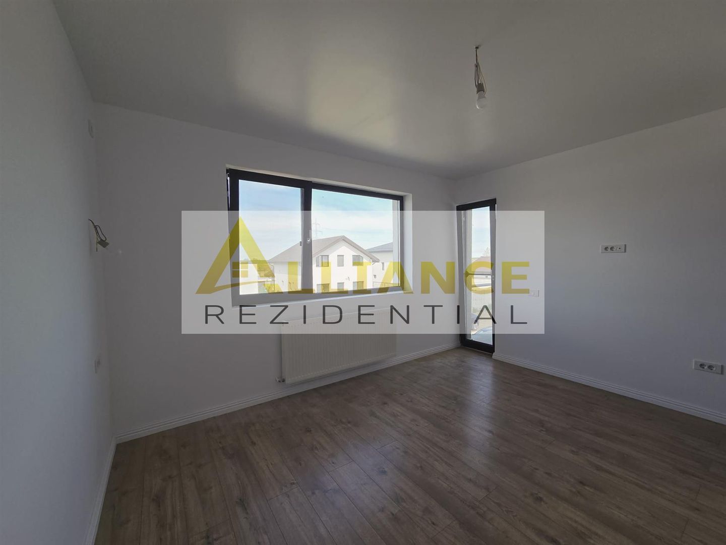 Vila individuala- 450mp teren- 4 camere- beci- Geamuri tripan - Poză 6