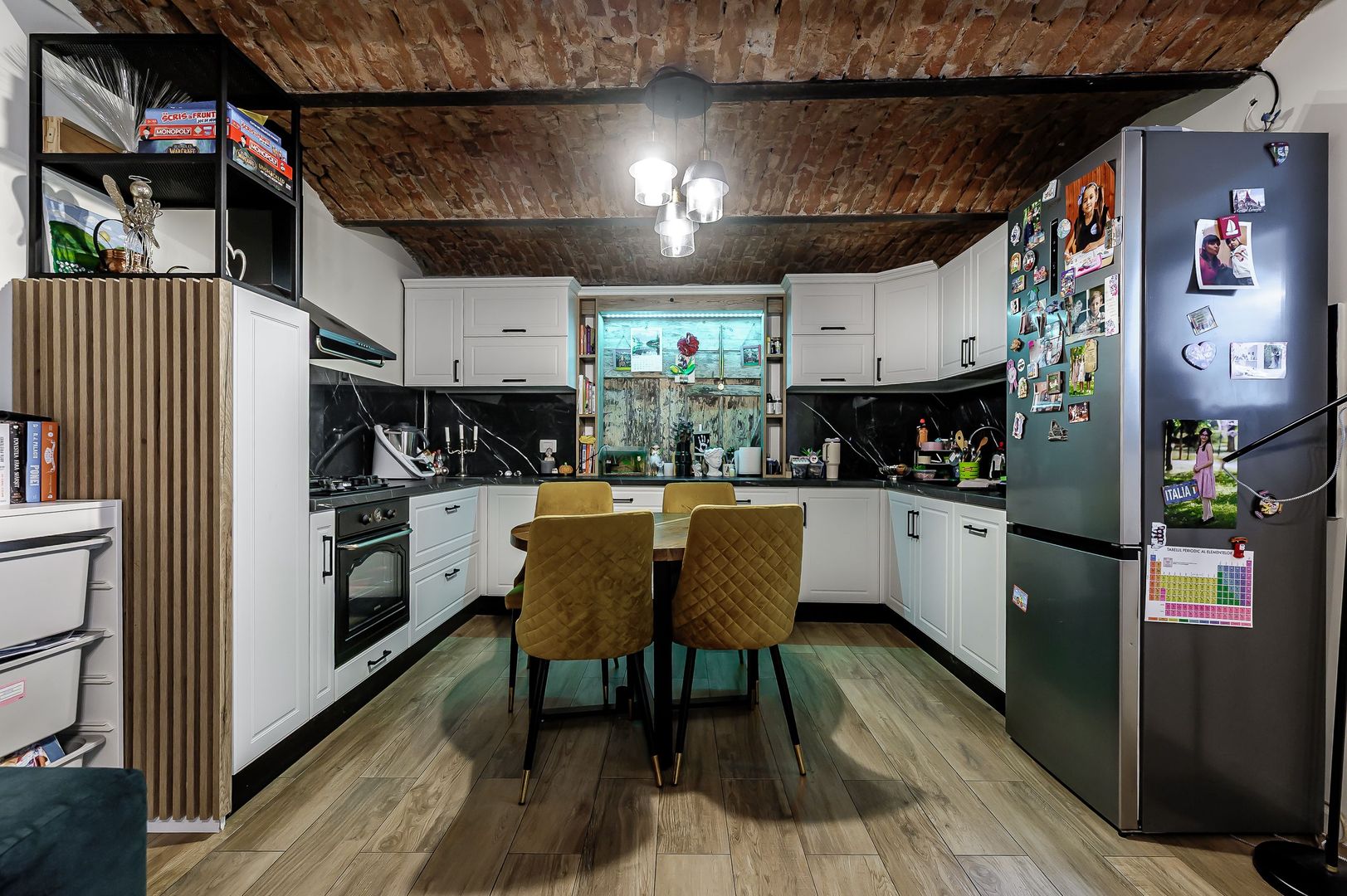 Apartament tip casa, cu gradina proprie, in zona centrala a Aradului - Poză 4