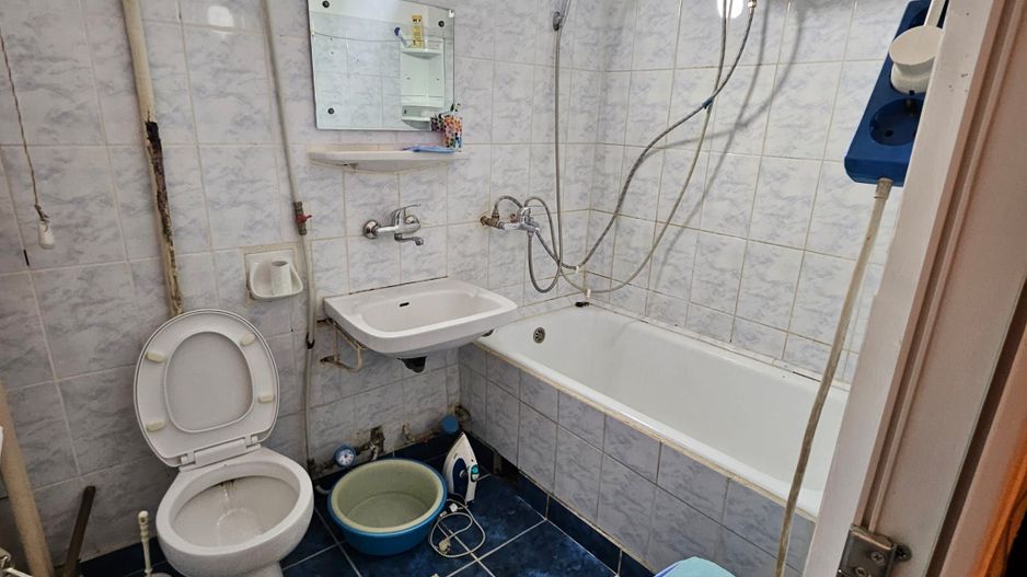 vand garsoniera zona Crihala, etaj 1 - Poză 5