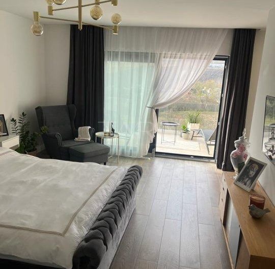 Casa spectaculoasa, zona privata, finisaje de lux. - Poză 11