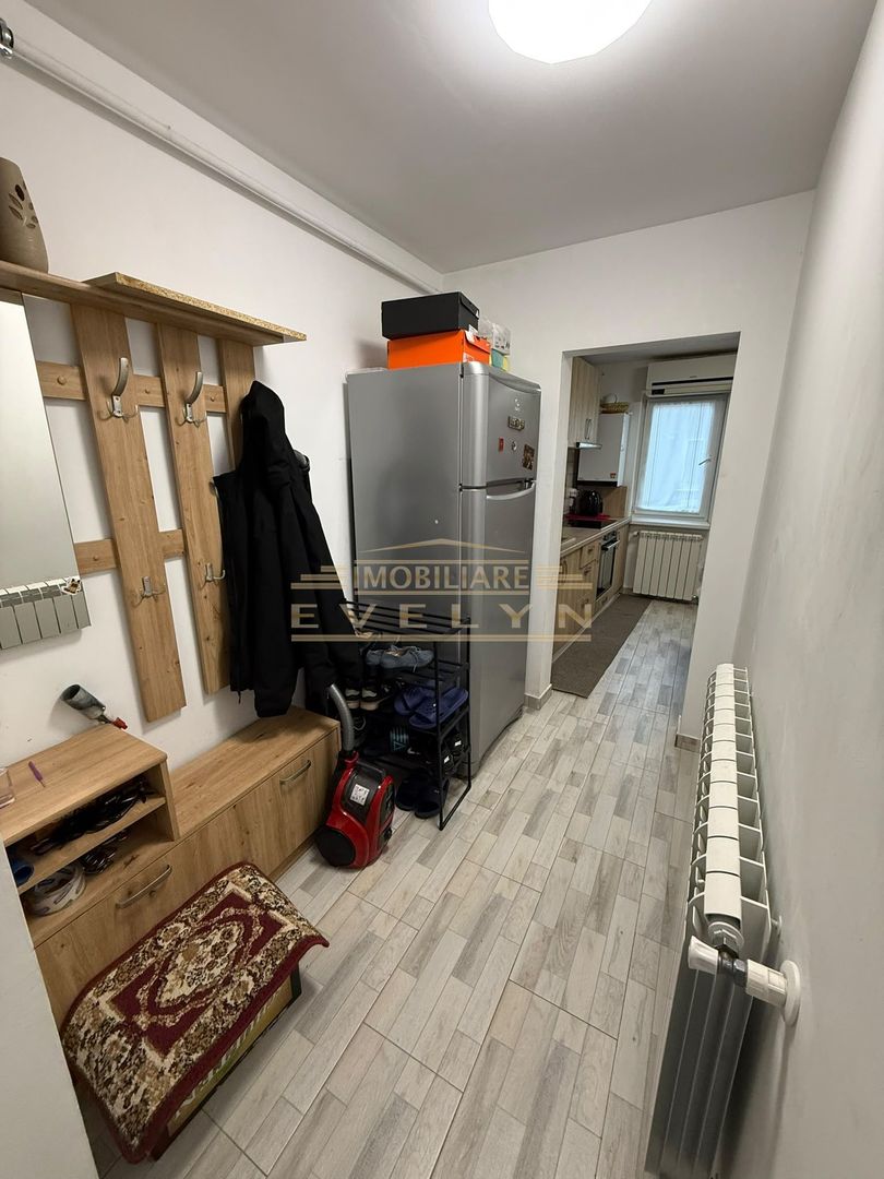 Apartament cu 3 camere, renovat integral, mobilat și utilat - Poză 7