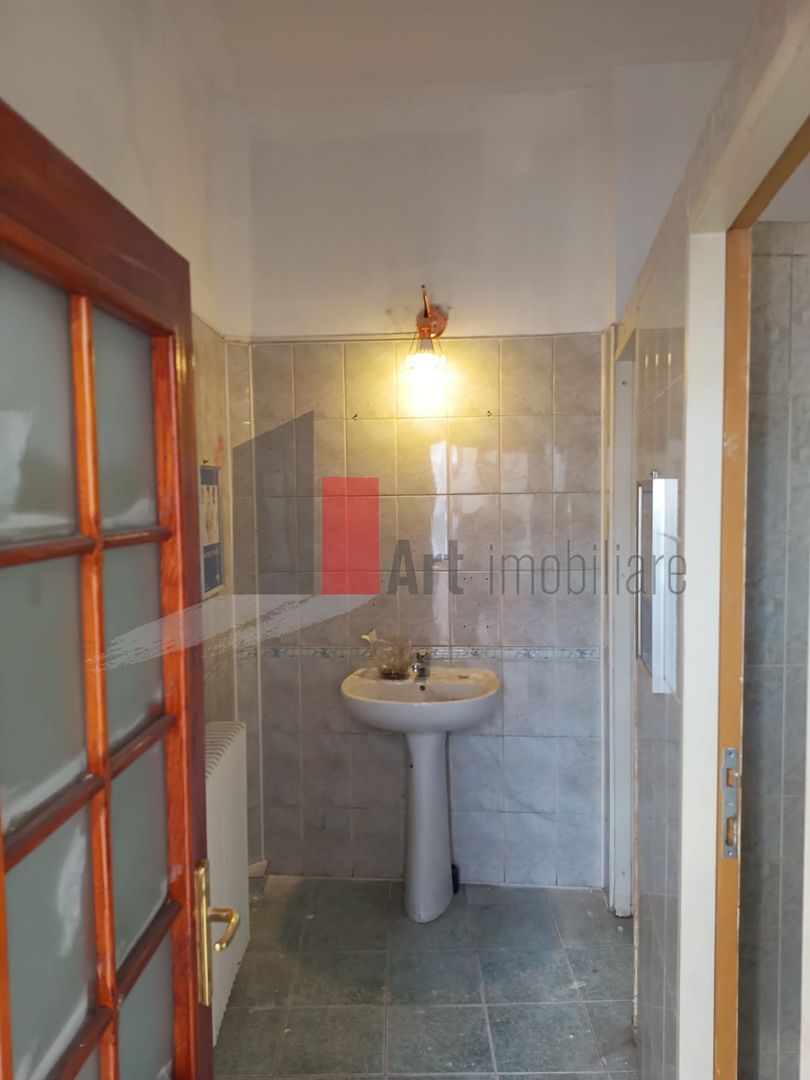 Vila  de inchiriat recent renovata - Poză 27