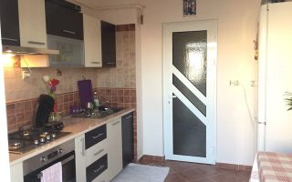 Apartament de vânzare, 2 camere, etaj 3/4, mobilat, centrală, tâmplărie nouă, rulouri exterioare, Iași - Poză 1
