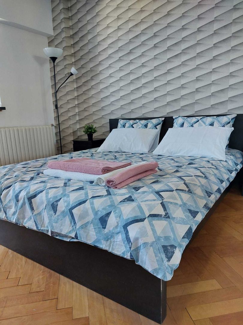 Închiriere Garsonieră 44 mp Bd. Unirii, Decomandată, 2 Balcoane, Pază - Poză 1