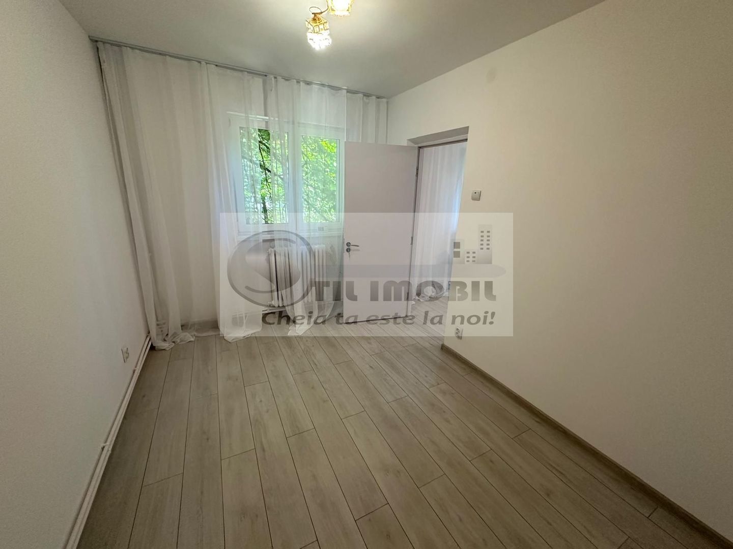 Apartament 3 camere Podu Roș -Renovat integral, 117.000 € - Poză 3