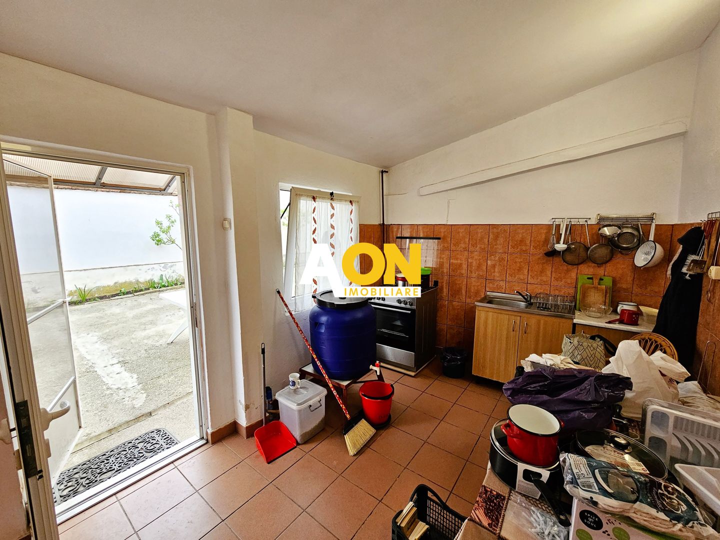 Casa 3 camere, 2 bai, mobilata, utilata, 645 mp teren, zona Lipoveni - Poză 18