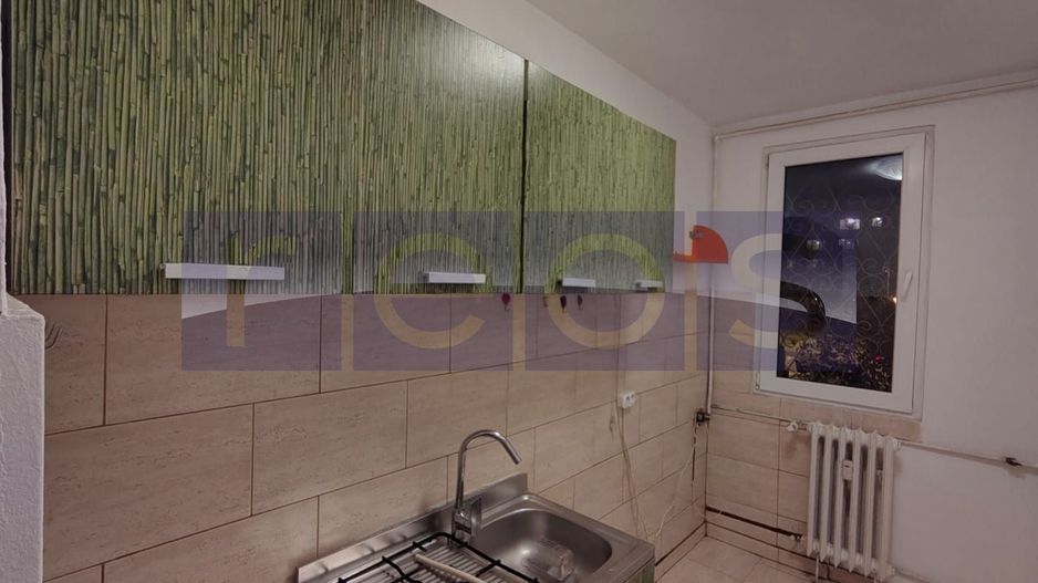 VANZARE GARSONIERA SPATIOASA I LIBERA I METROU I VALEA IALOMITEI - Poză 7