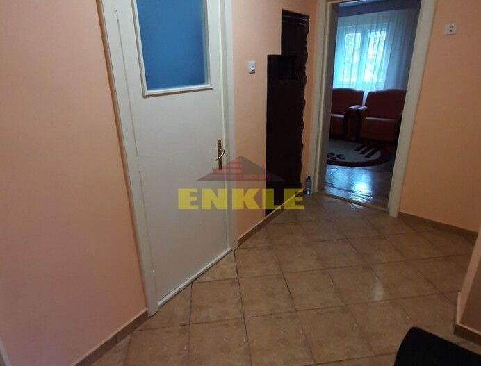 Casa 5 camere, Zona Parcul Tineretului, pret 105000 euro neg - Poză 8