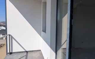 COMISION 0%! Apartament finisat 3 camere-balcon-etaj 1-Zona Zavoaie - Poză 3