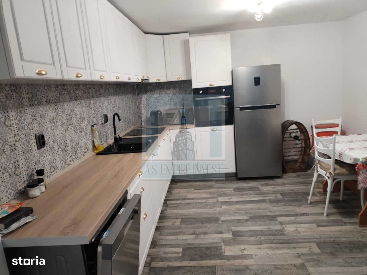 Se vinde casa renovata Tarlungeni, teren ~550mp - Poză 4