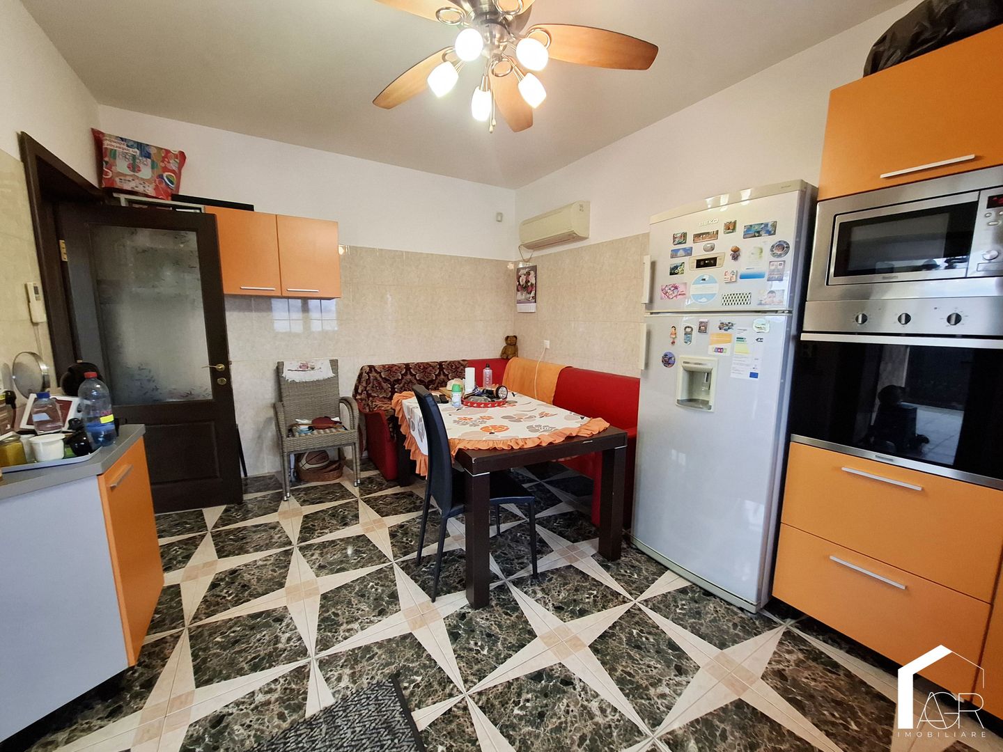 Vila cu 4 camere, Gageni - Poză 9