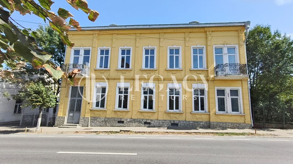 VÂNZARE/SCHIMB CU TEREN  - Clădire interbelică, centru oraș Siret - Poză 1