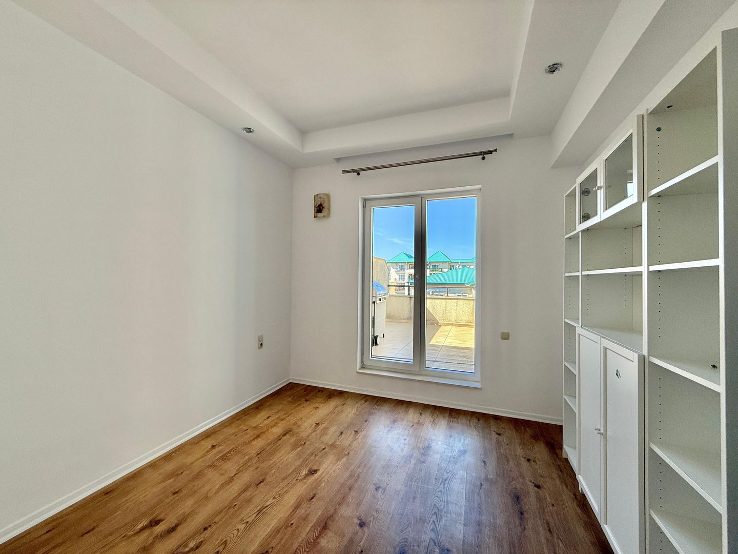 COSMOPOLIS - Apartament cu 3 camere, mobilat si utilat + 2 parcari - Poză 11
