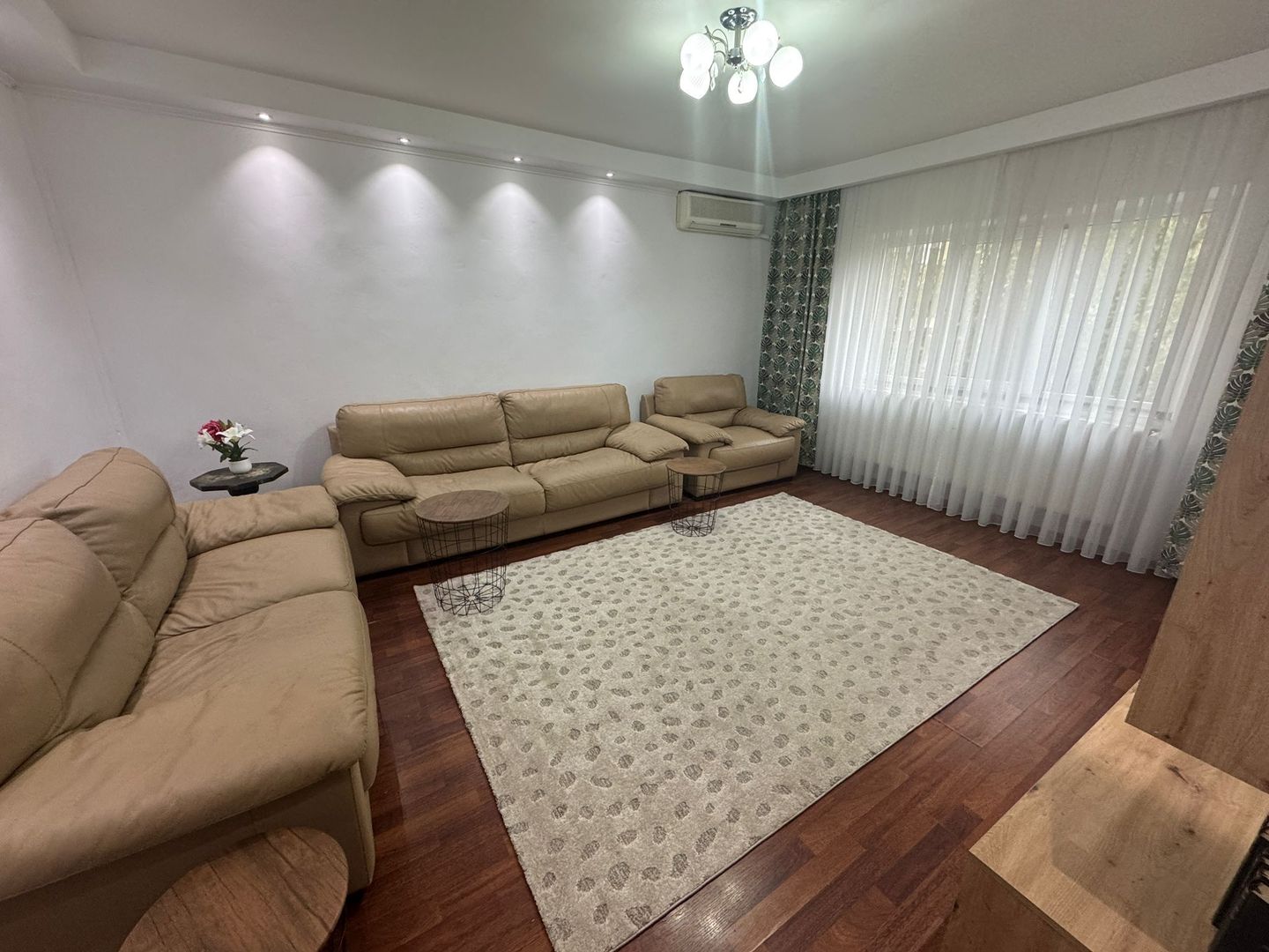 13 Septembrie 3 camere Sebastian 3/8 73mp - Poză 2