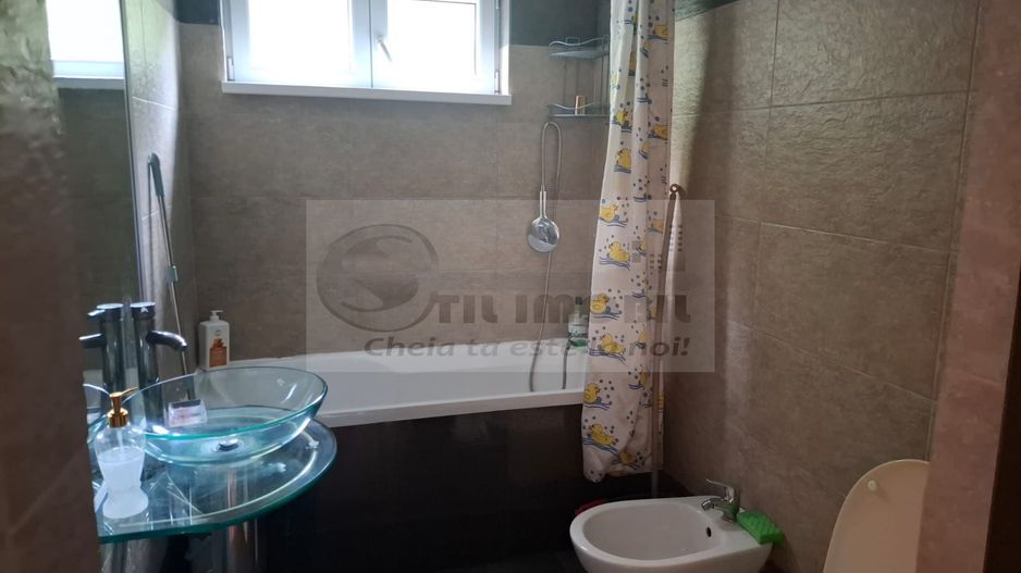 Apartament 3 Camere Podul de Piatra - 550 euro - Poză 9