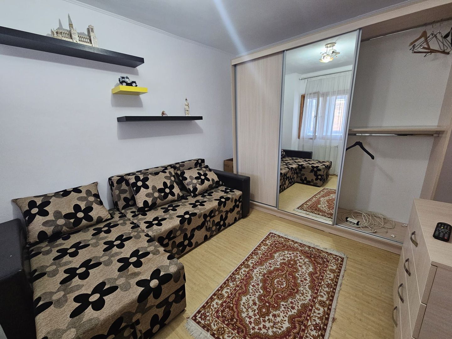 Apartament 3 camere, etaj 2, Zona Auchan Gavana - Poză 9