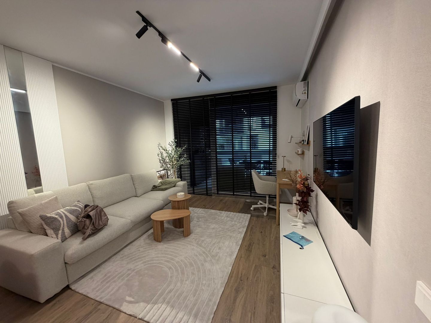 AP. 2 CAMERE ESTORIA, PRIMA INCHIRIERE, PARCARE, METROU, PET-FRIENDLY - Poză 1