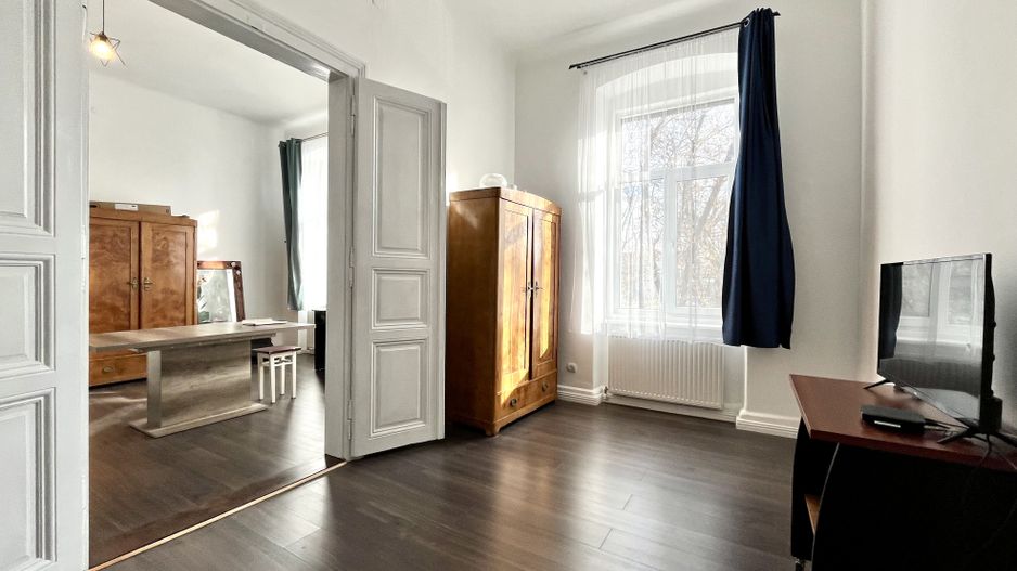 Un apartament care îți oferă orașul la un pas și vedere la Bega - Poză 8