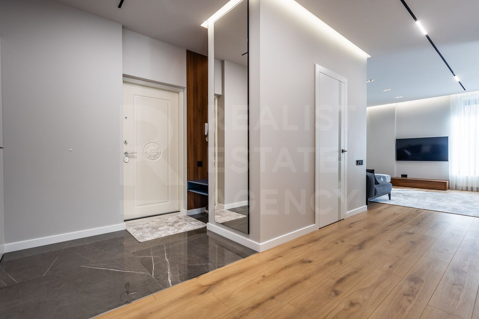 Chirie, apartament, 2 camere, str. Petru Movilă, sectorul Centru - Poză 11