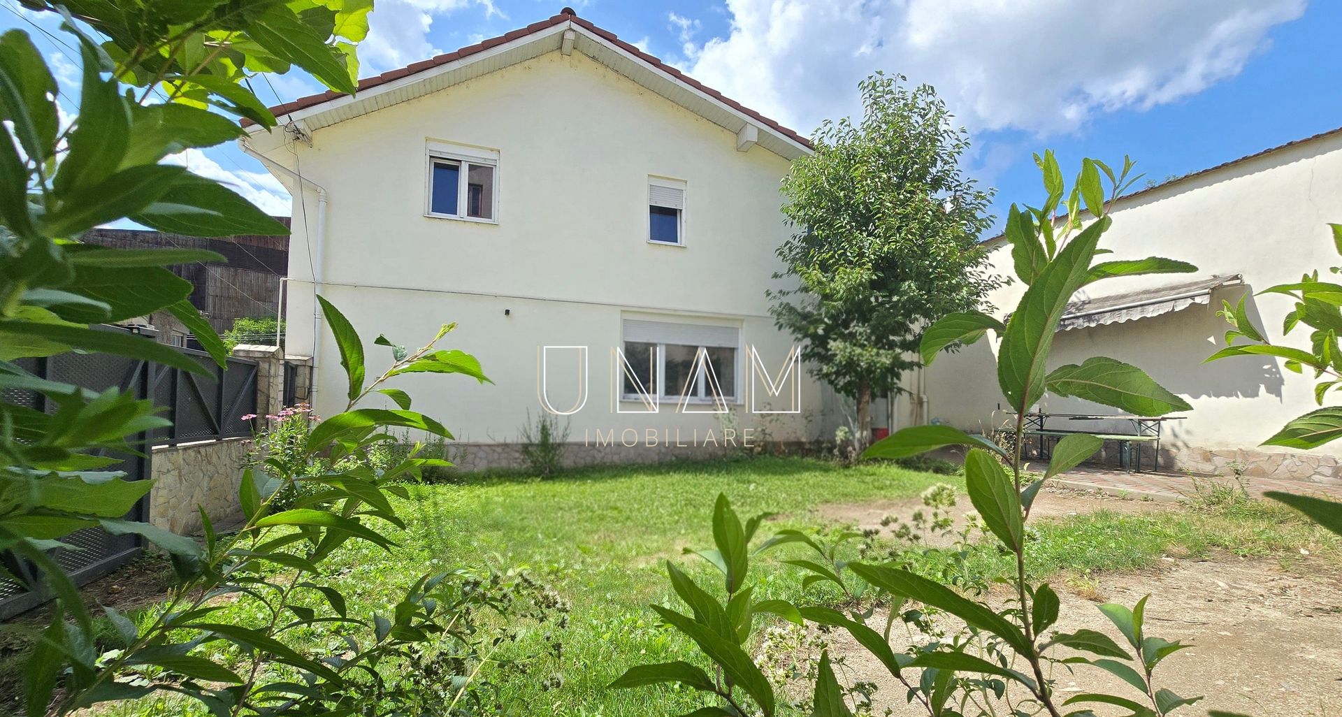 🏡 Casă spațioasă, recent renovată, de închiriat – zona Muncitoresc, Reșița - Poză 1