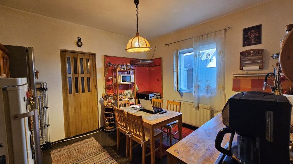 Vilă P +M în centrul orașului Otopeni, 7 + camere, anexe apartament - Poză 27