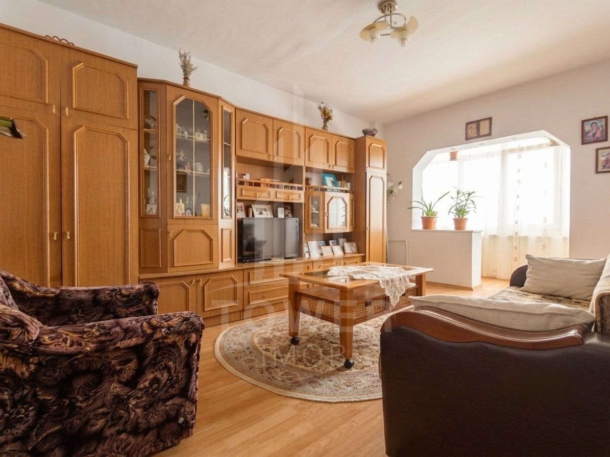 Apartament de 2 camere decomandate situat pe Bulevardul Mihai Viteazul, - Poză 1