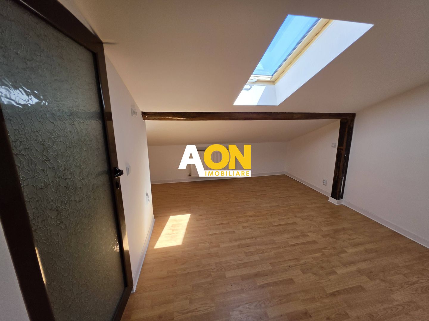 Apartament 5 camere, renovat, 68 mp utili + mansarda 52 mp,  Cetate - Poză 13