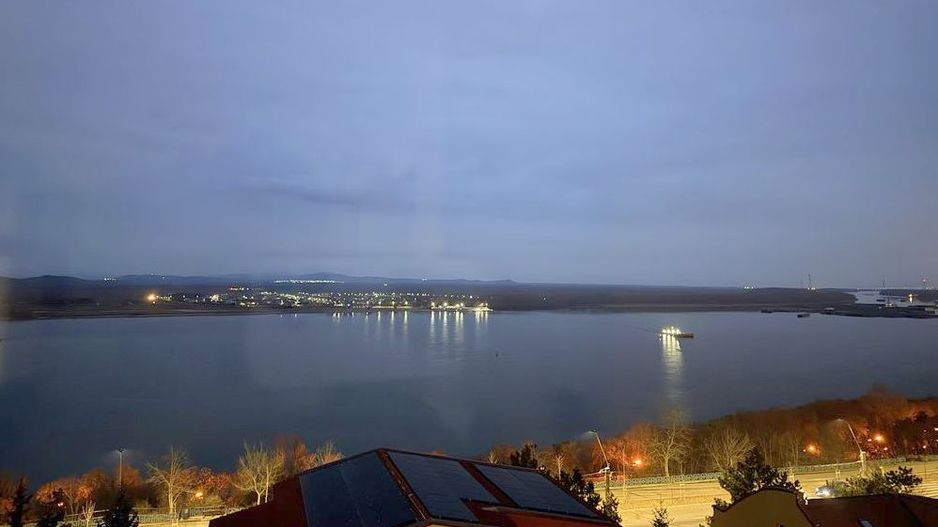 Vanzare -3 camere lux, vedere la Dunare – Faleza, 105 mp, 240.000 euro - Poză 1