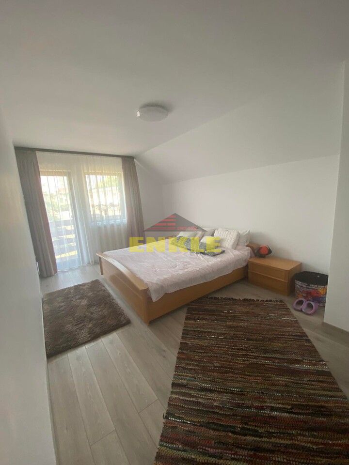 Casa , P+1+teren, 500 mp,situata in Curtesti ,pret 155000 Euro,mobilata si uitilata - Poză 7