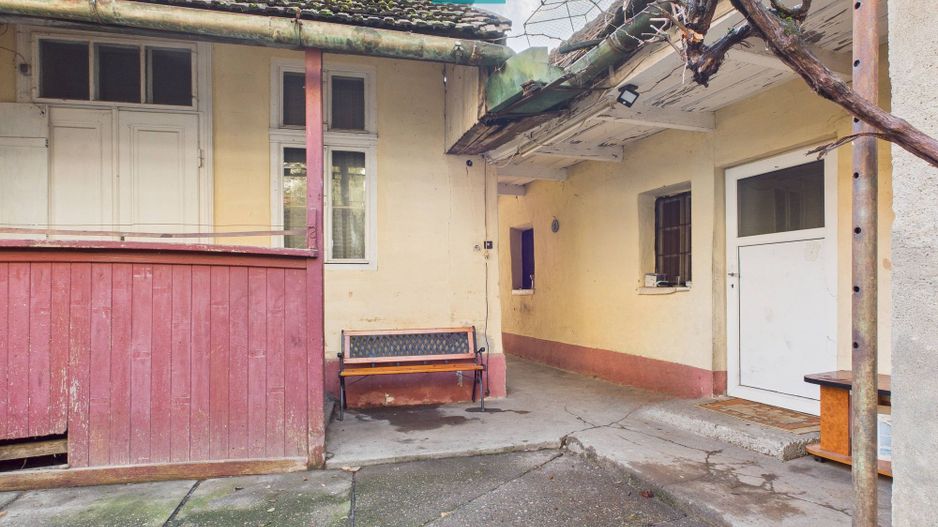 Casă individuală cu anexă în Vaicu - Poză 17