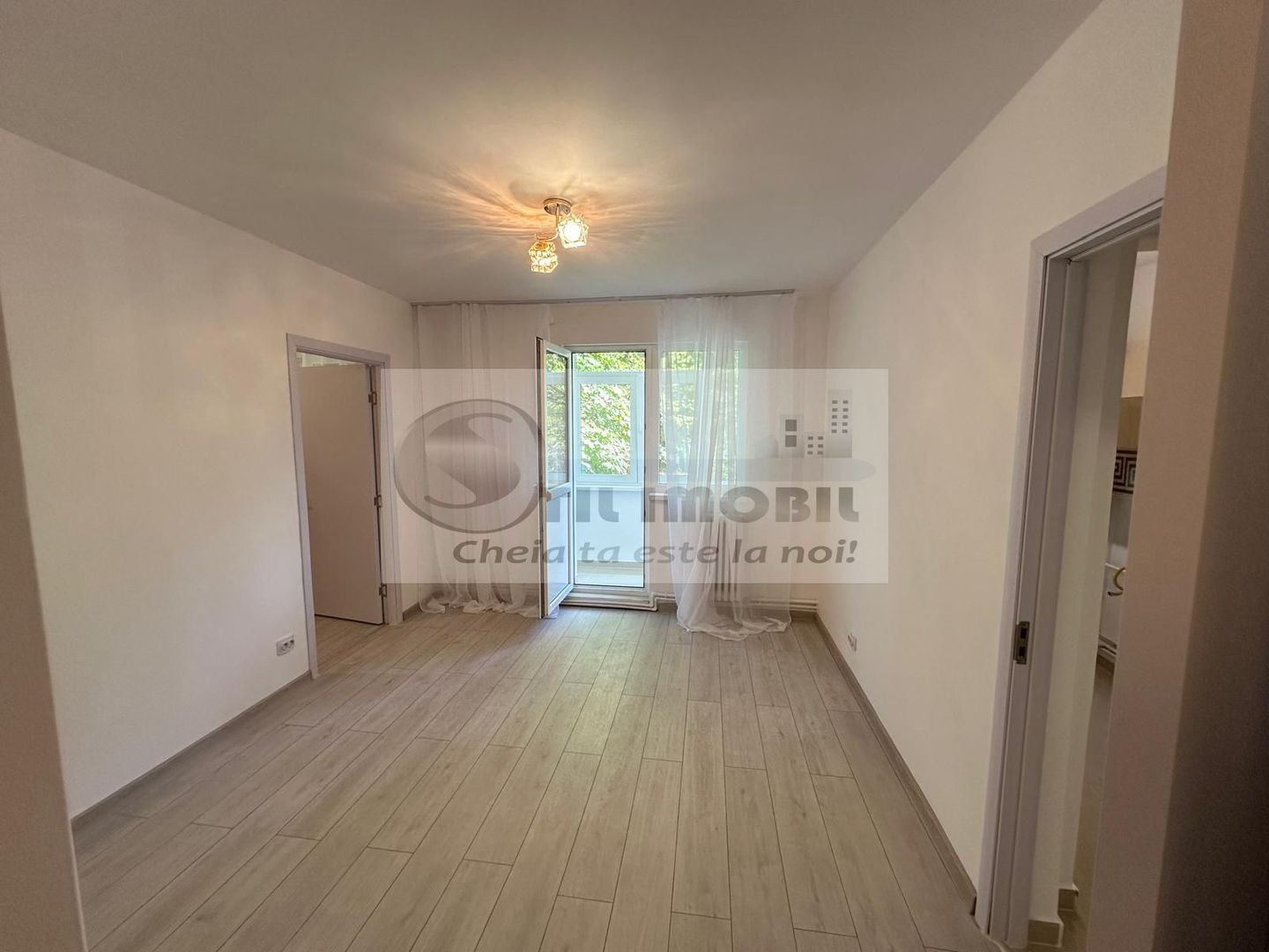 Apartament 3 camere Podu Roș -Renovat integral, 117.000 € - Poză 2