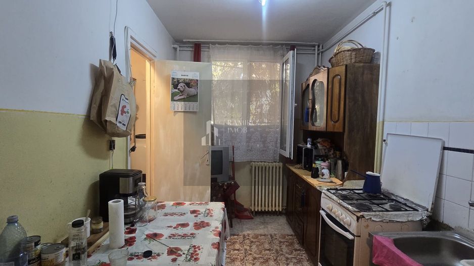 Apartament 3 camere zona Brancoveanu/parcare - Poză 1