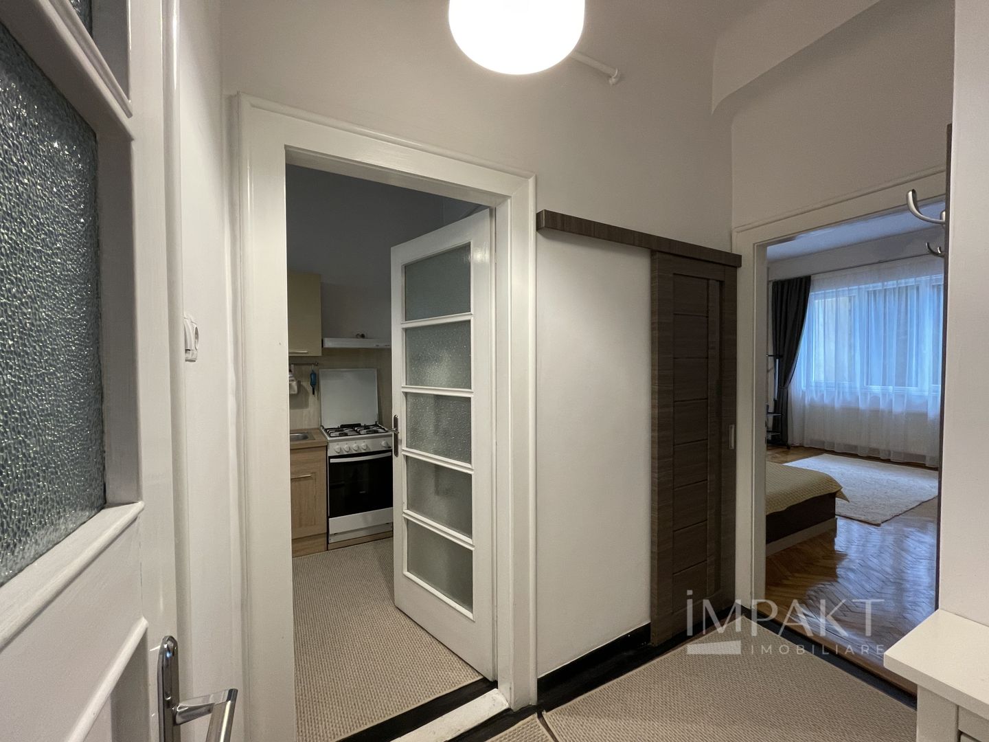 Apartament cu o cameră în zona centrala! - Poză 4