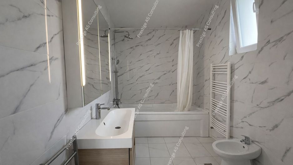 Vila individuala renovata complet | 6 camere | 500 mp teren | Str Jean Monnet - Poză 16