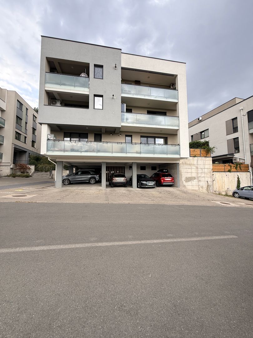 Apartament cu 2 camere de vânzare cu gradina proprie si parcare - Poză 2
