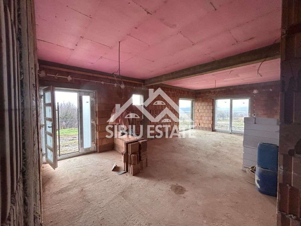 Casa 130 mp, teren 2800 mp, priveliște superbă – Marginimea Sibiului - Poză 3
