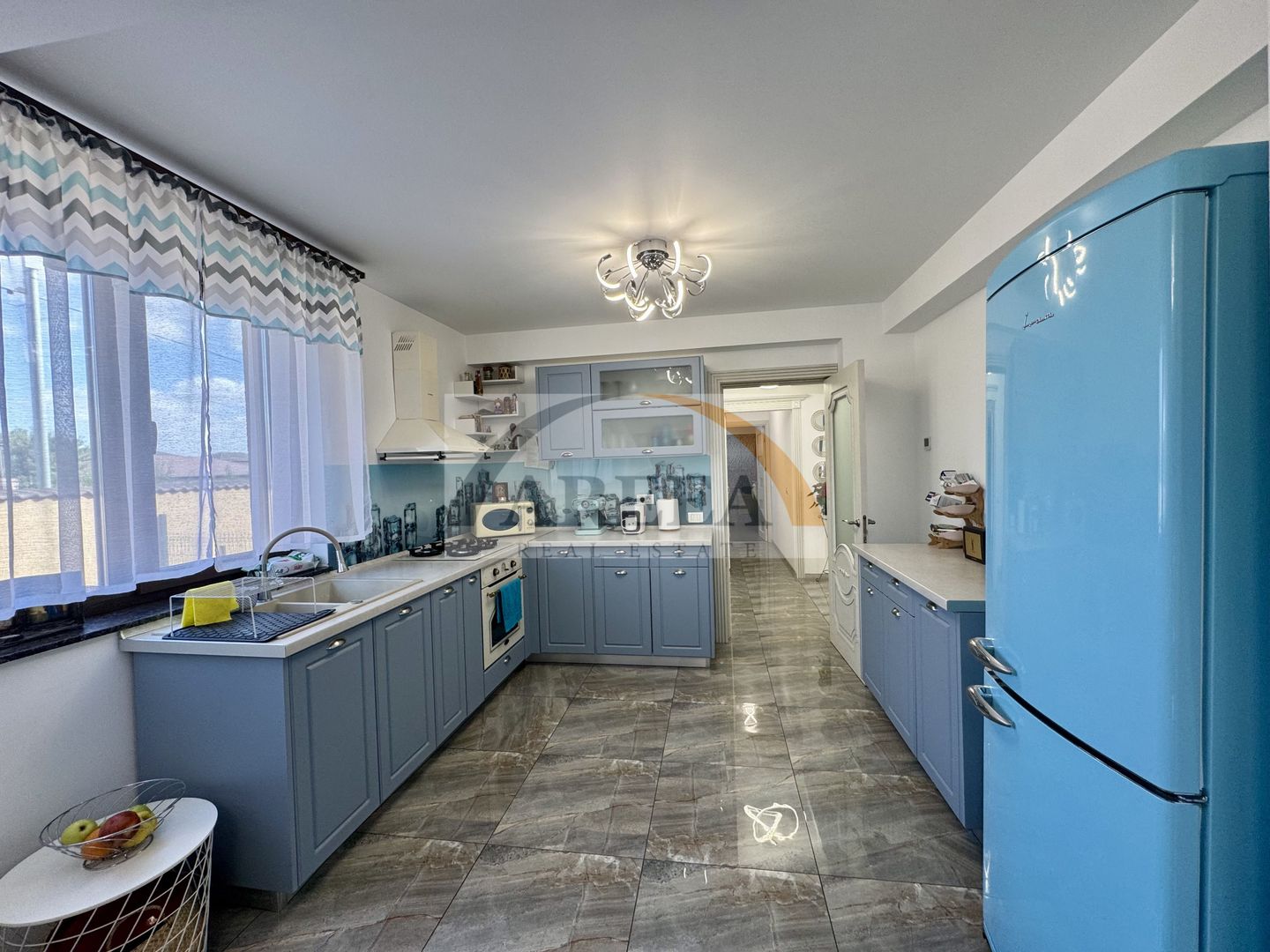 Berceni - VILĂ UNICAT, spațioasă, curte 1.000 mp, la 7 min metrou - Poză 8