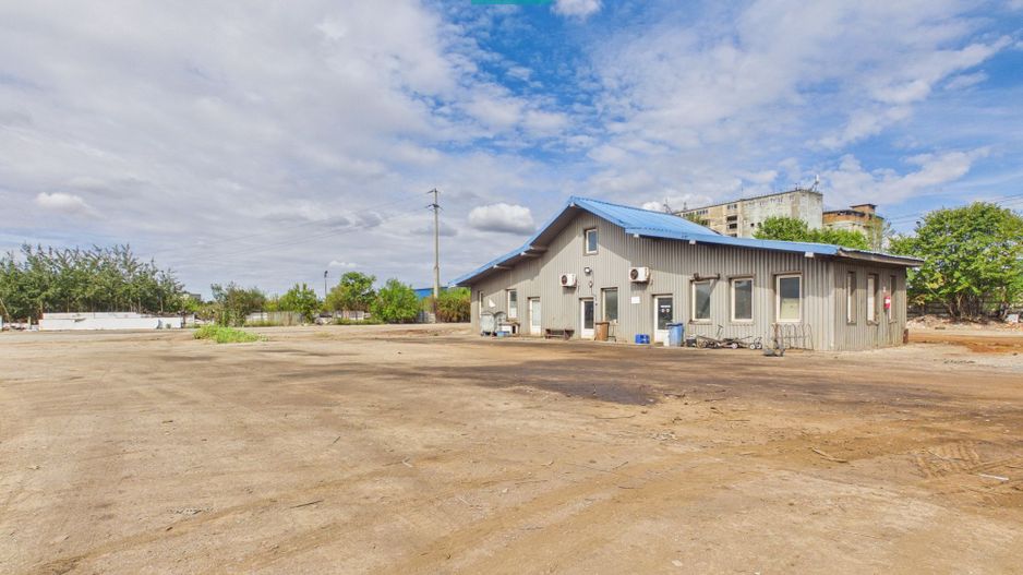 Platformă betonată 5000 mp Câmpul Liniștii - Poză 1