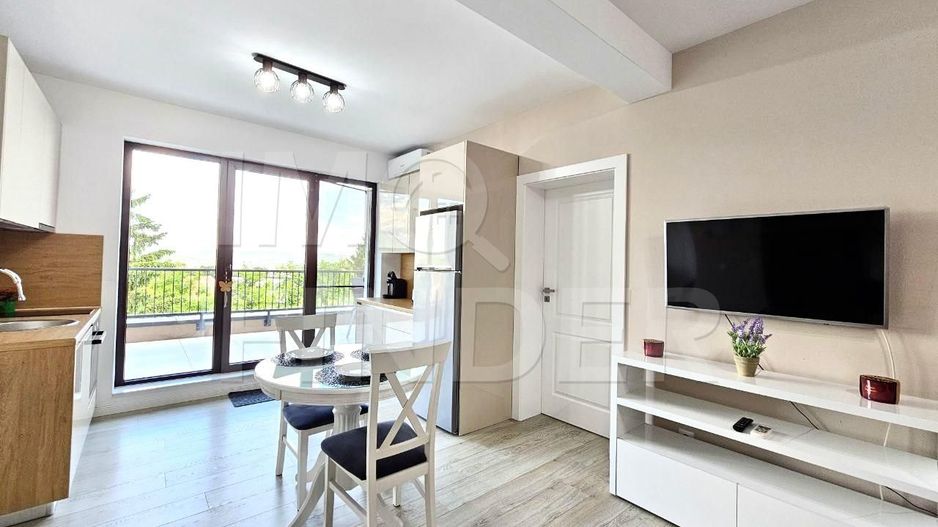 Inchiriere apartament 3 camere situat in vila privata, zona UMF - Poză 2