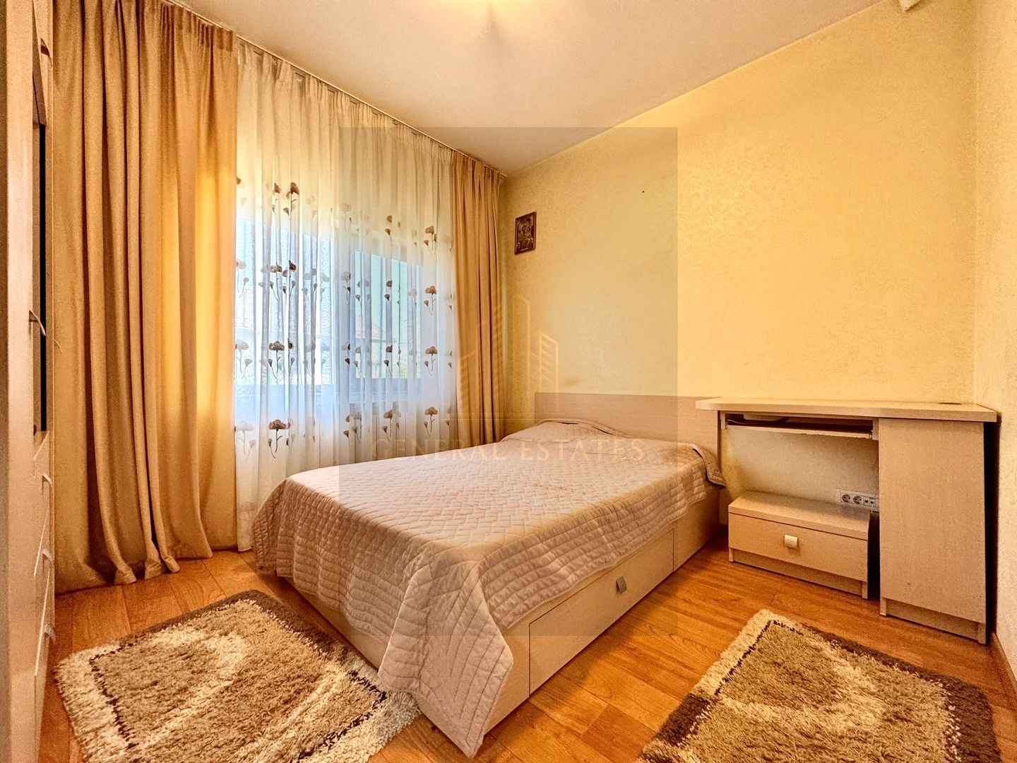 Vînzare Casă în 3 Nivele -Hlincea - 343 m.p. - Poză 4