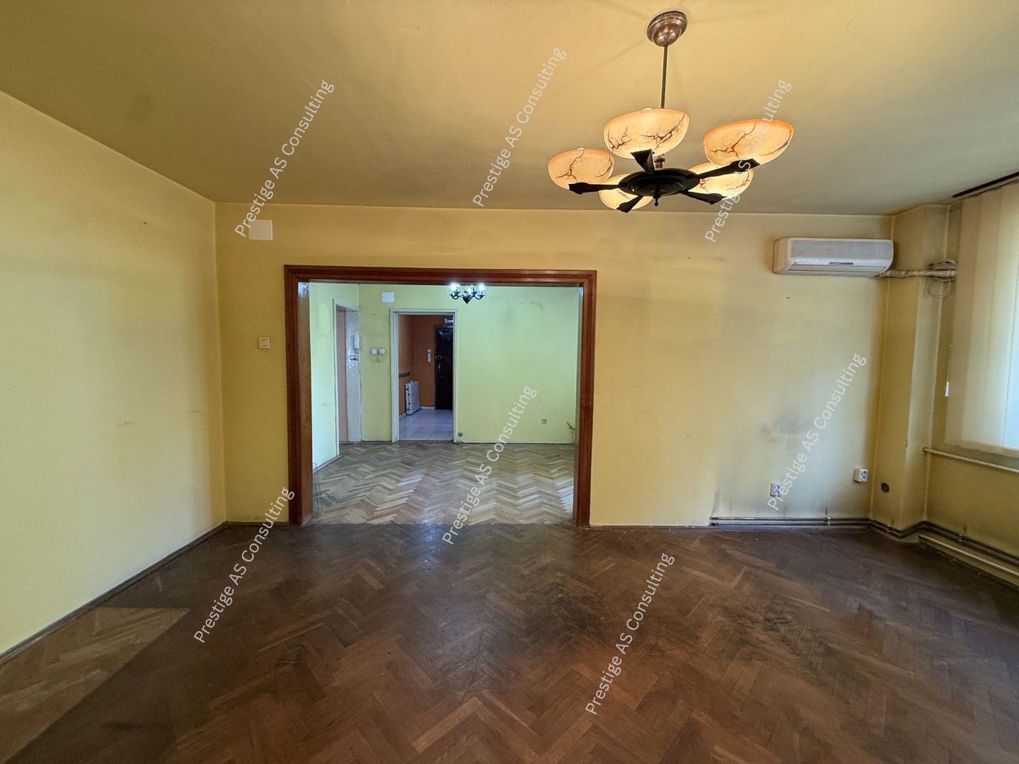 Apartament 4 camere, parter inalt zona Punctele Cardinale - Central - Poză 1