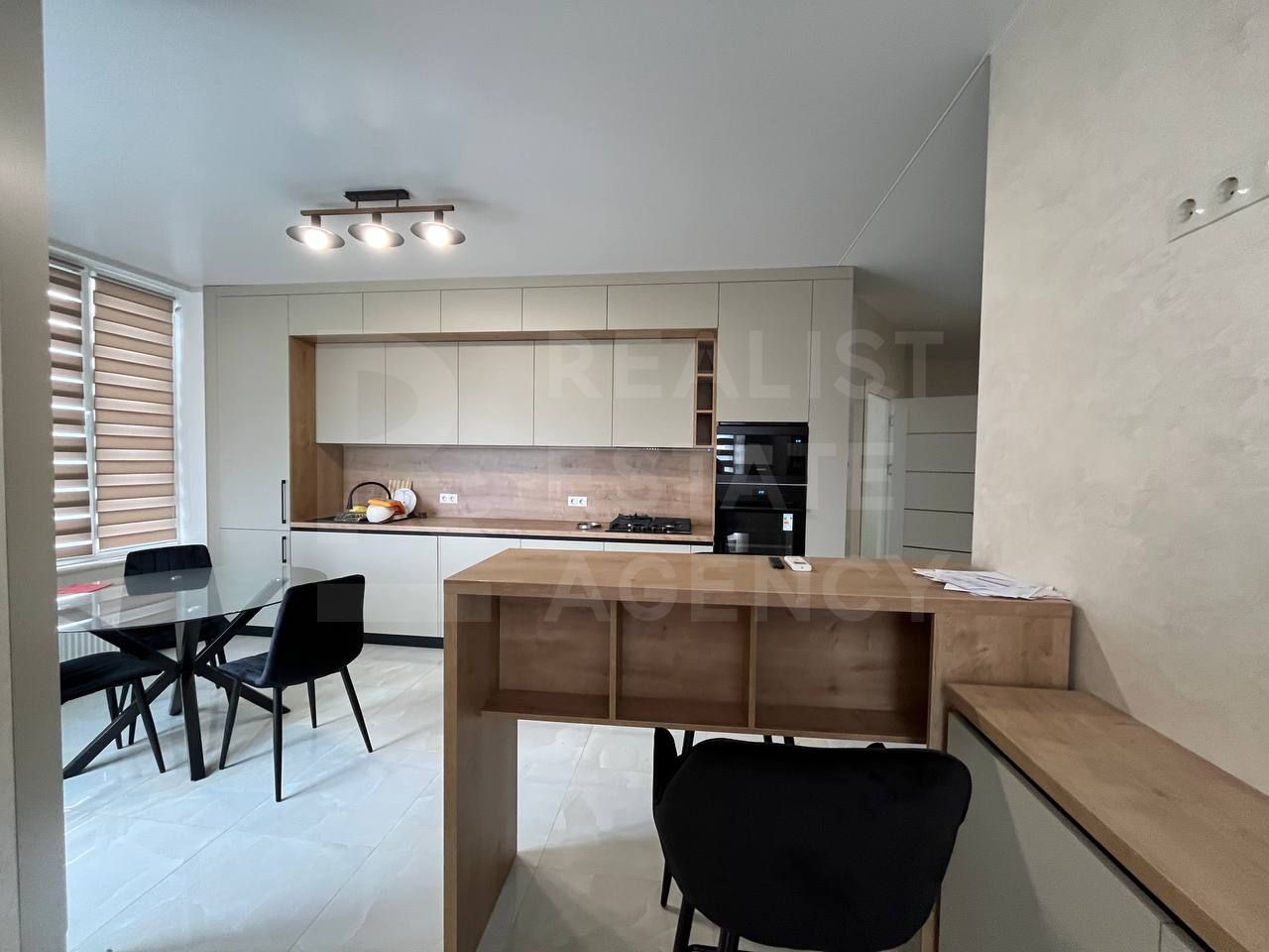 Chirie apartament, 3 camere, str. Avram Iancu, Centru - Poză 2