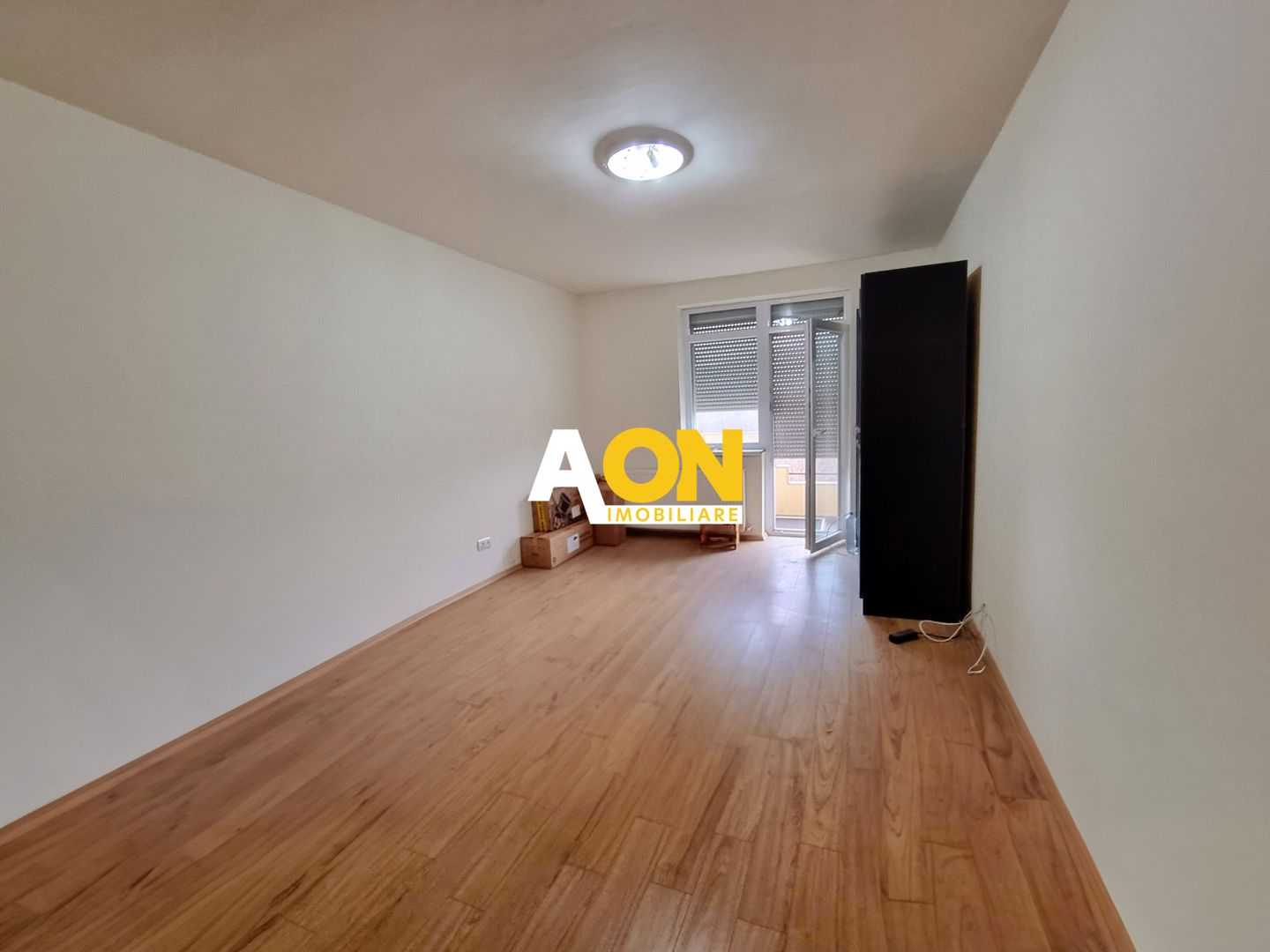 Apartament 2 camere, decomandat, cartier rezidential, Cetate - Poză 3